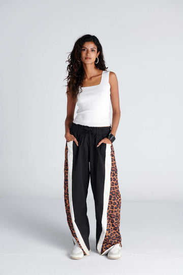 Black * Leapard Pants