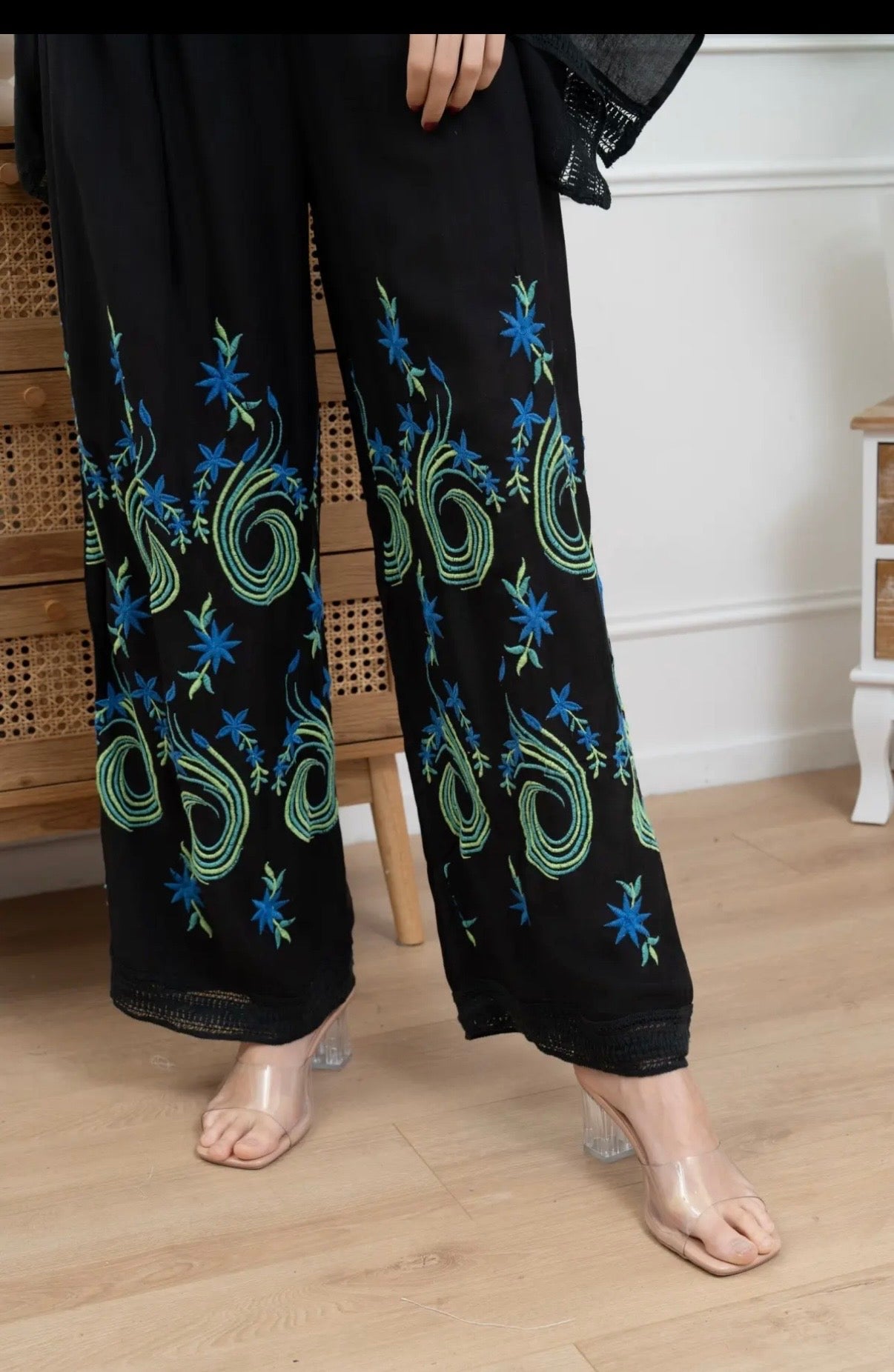 Ensemble sets in green and black